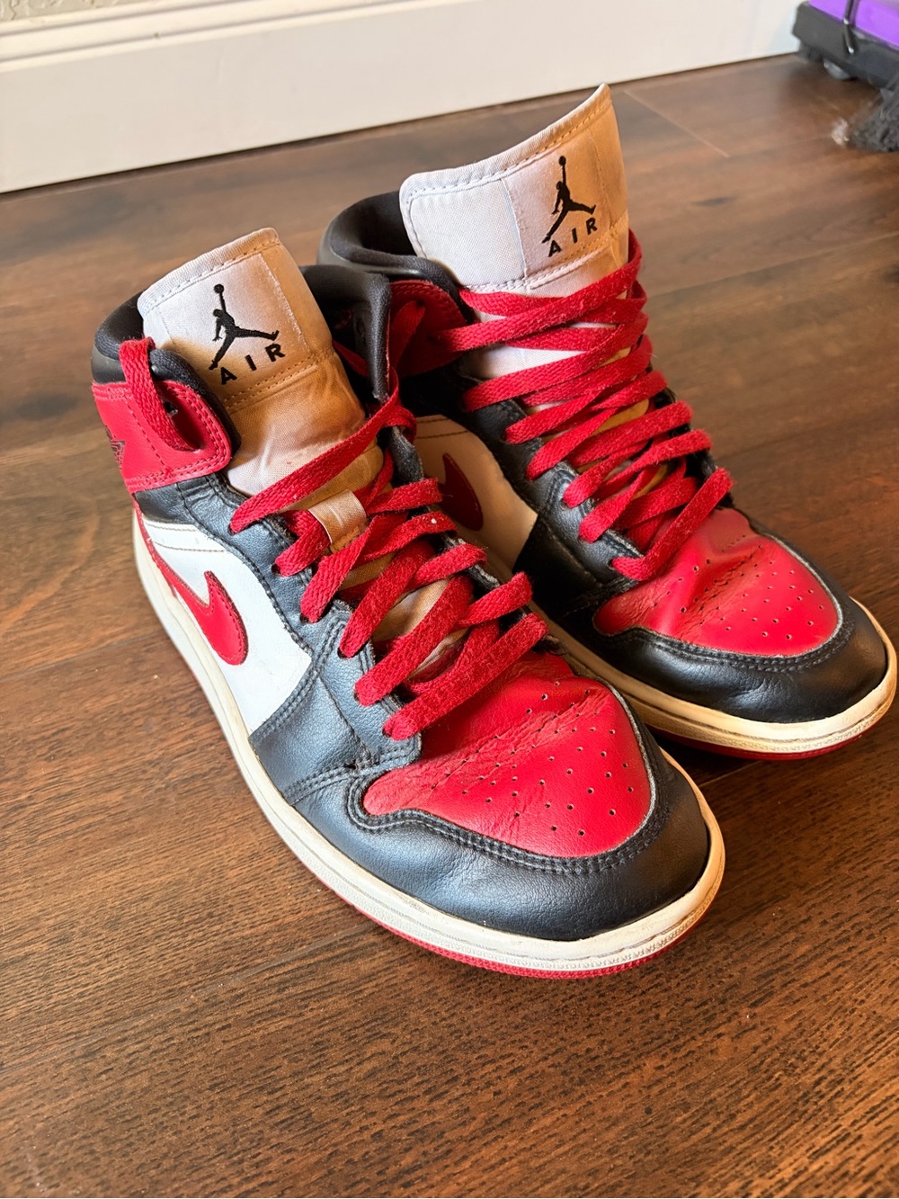 Air Jordan 1 Mid “Bred Toe” Women’s 9/ Men’s 7